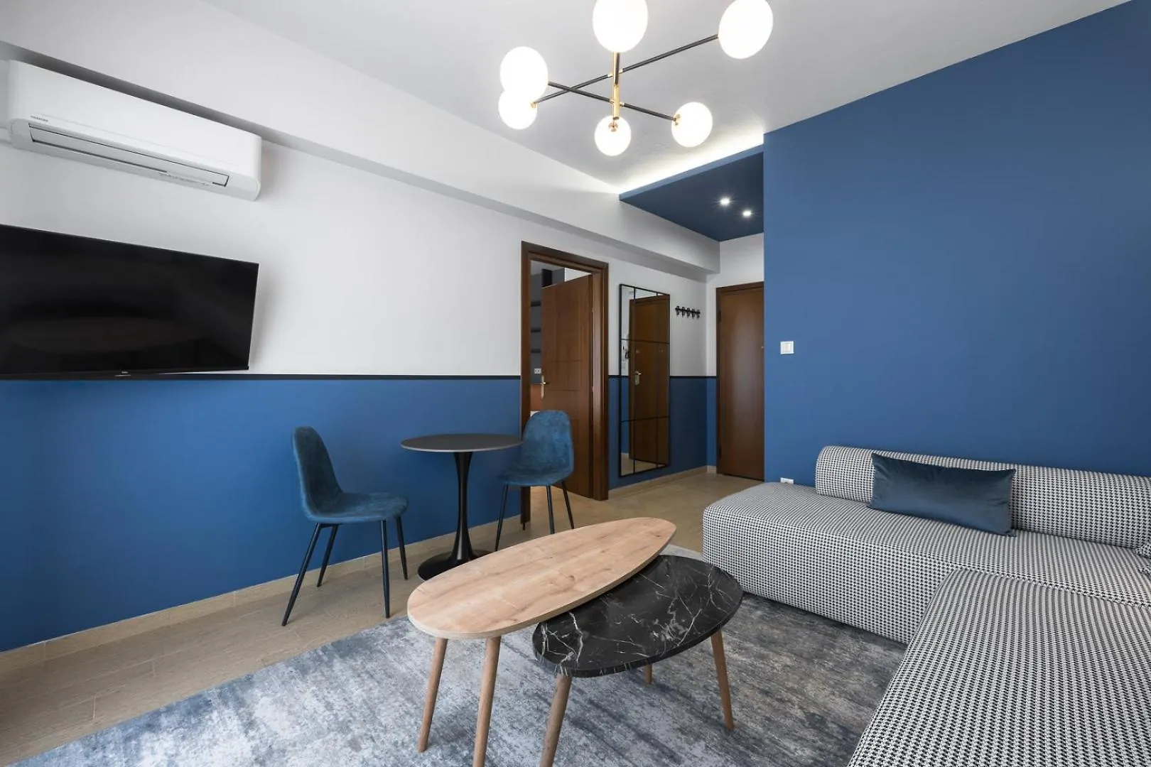 Apartment #Luxlikehome Tsimiski Blue Thessaloniki