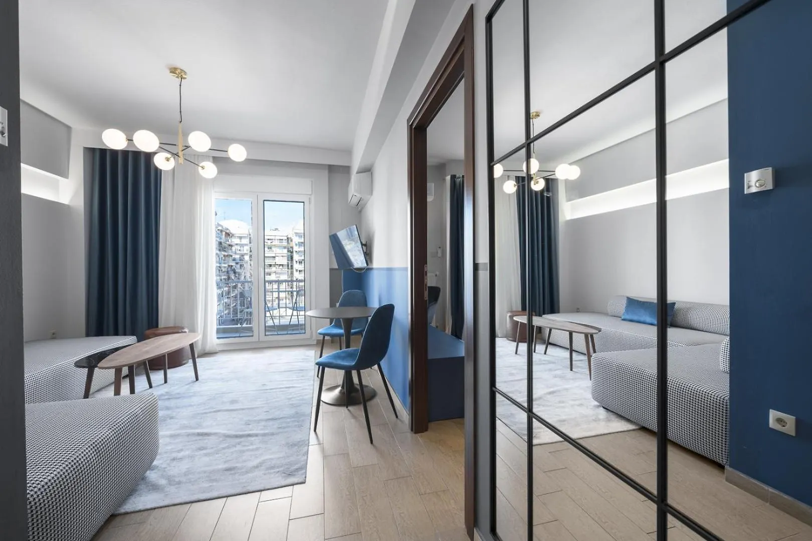 Apartment #Luxlikehome Tsimiski Blue Thessaloniki Greece