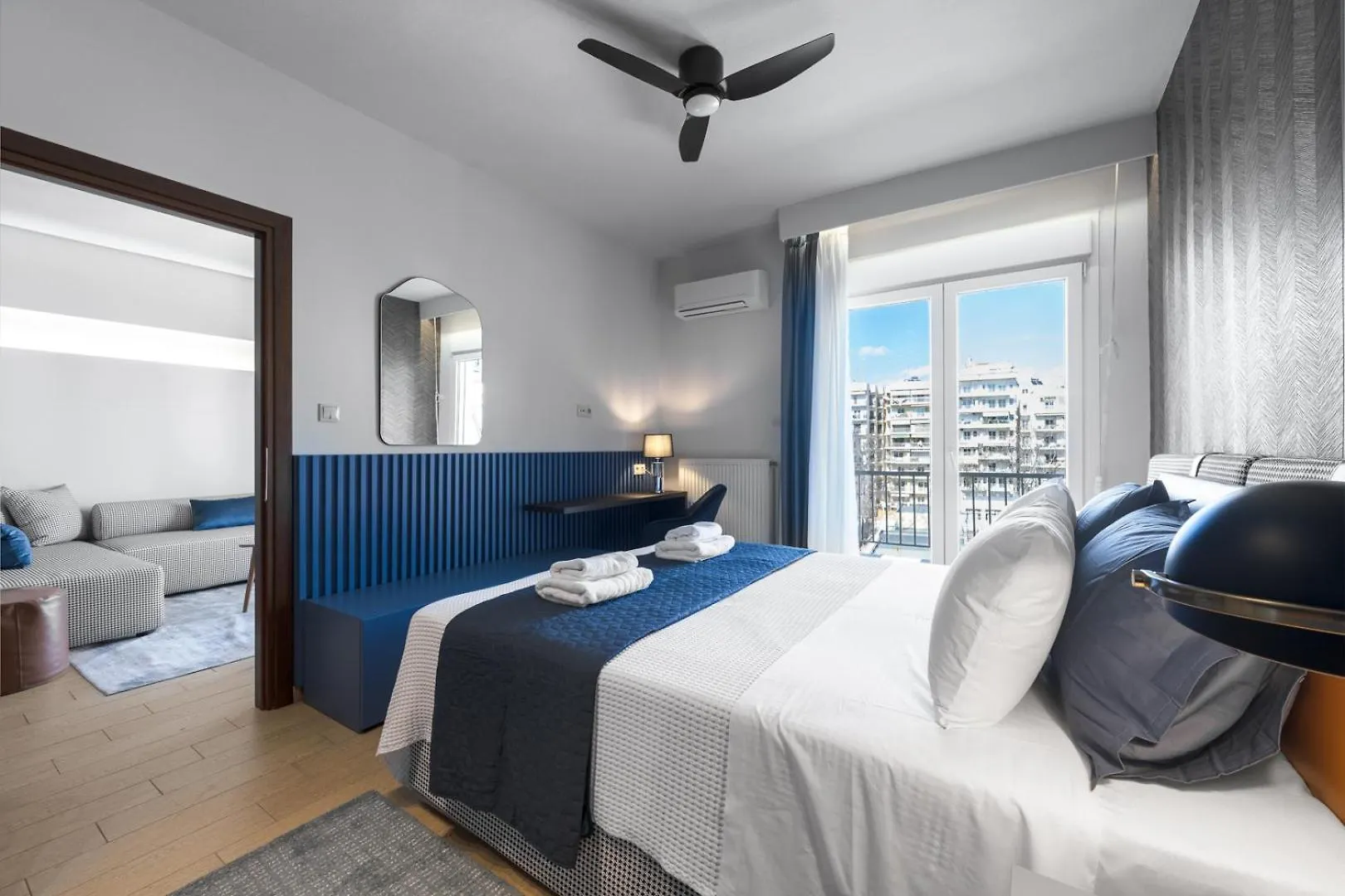 Apartment #Luxlikehome Tsimiski Blue Thessaloniki Greece